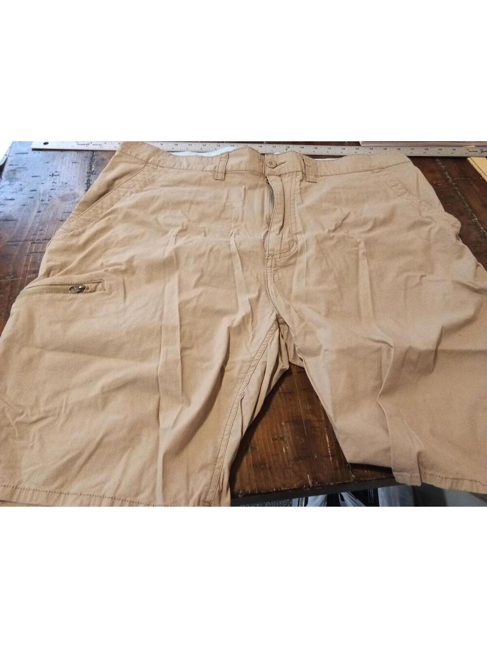 WearFirst Men's Khaki Casual Shorts Size 40